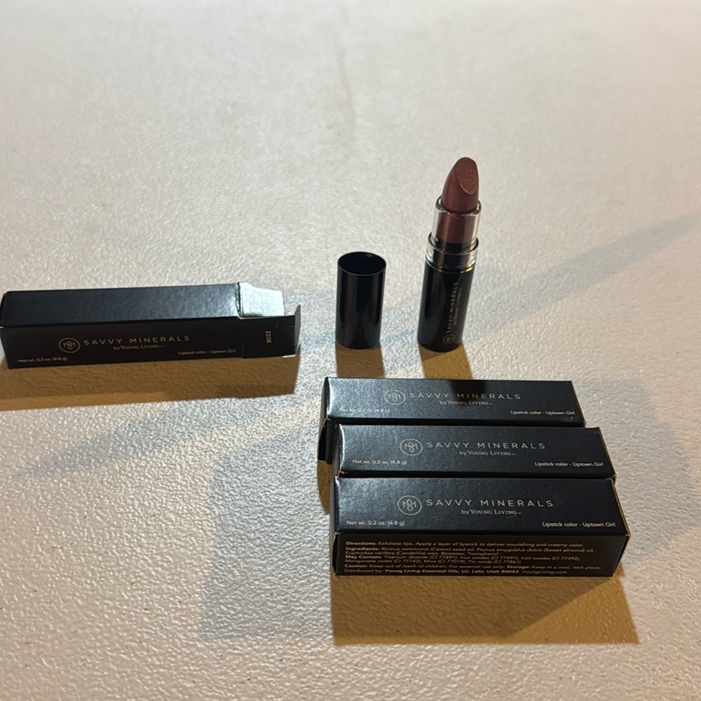 COPY - New Savvy Minerals Lipstick Uptown Girl - Picture 2 of 5